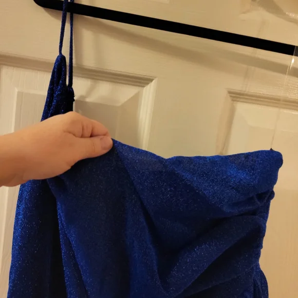 Elegant Blue Strapless Dress - Picture 5 of 7